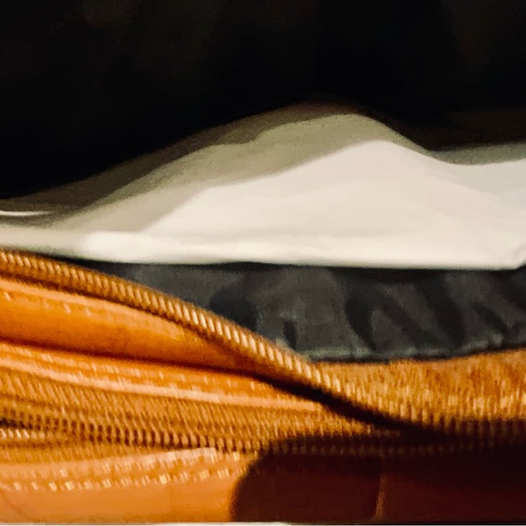 Genuine Leather CHICAGO BULLS NBA Embossed Messenger Laptop Bag Lin Edition NEW - Picture 7 of 16